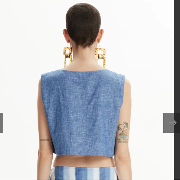 Blue Amber Buckled Crop Blouse - Picture 7 of 8